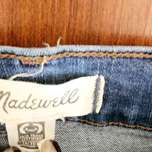 MADEWELL MID RISE MED WASH SKINNEY DISTRESSED RAW HEM JEANS SIZE 30 - Picture 5 of 9